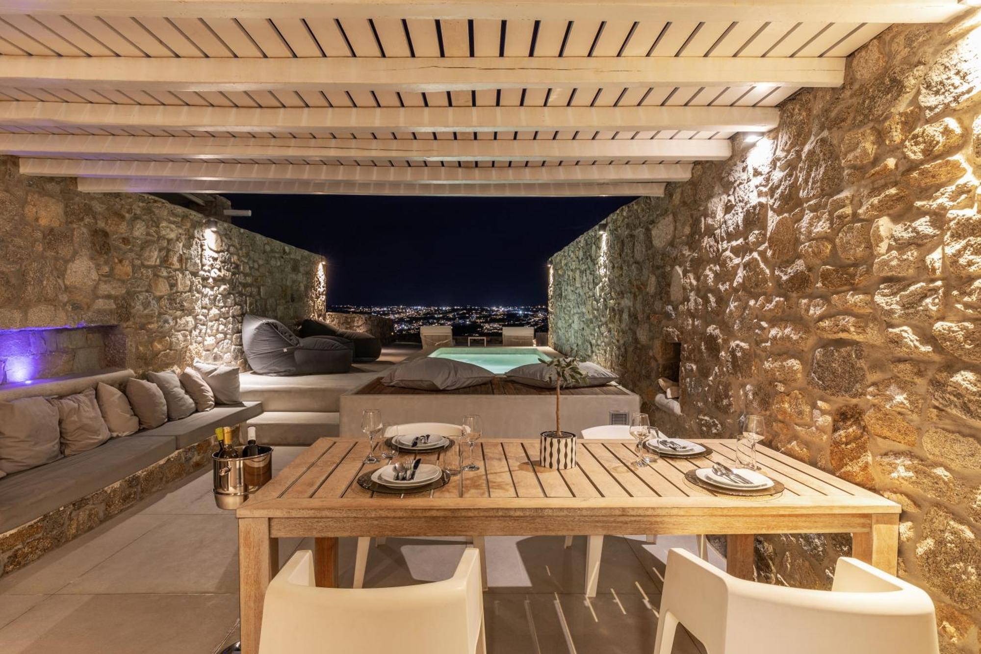 Mykonos Actor's Villa. 2 Bdrs, Private Mini-pool Villa Mykonos Town