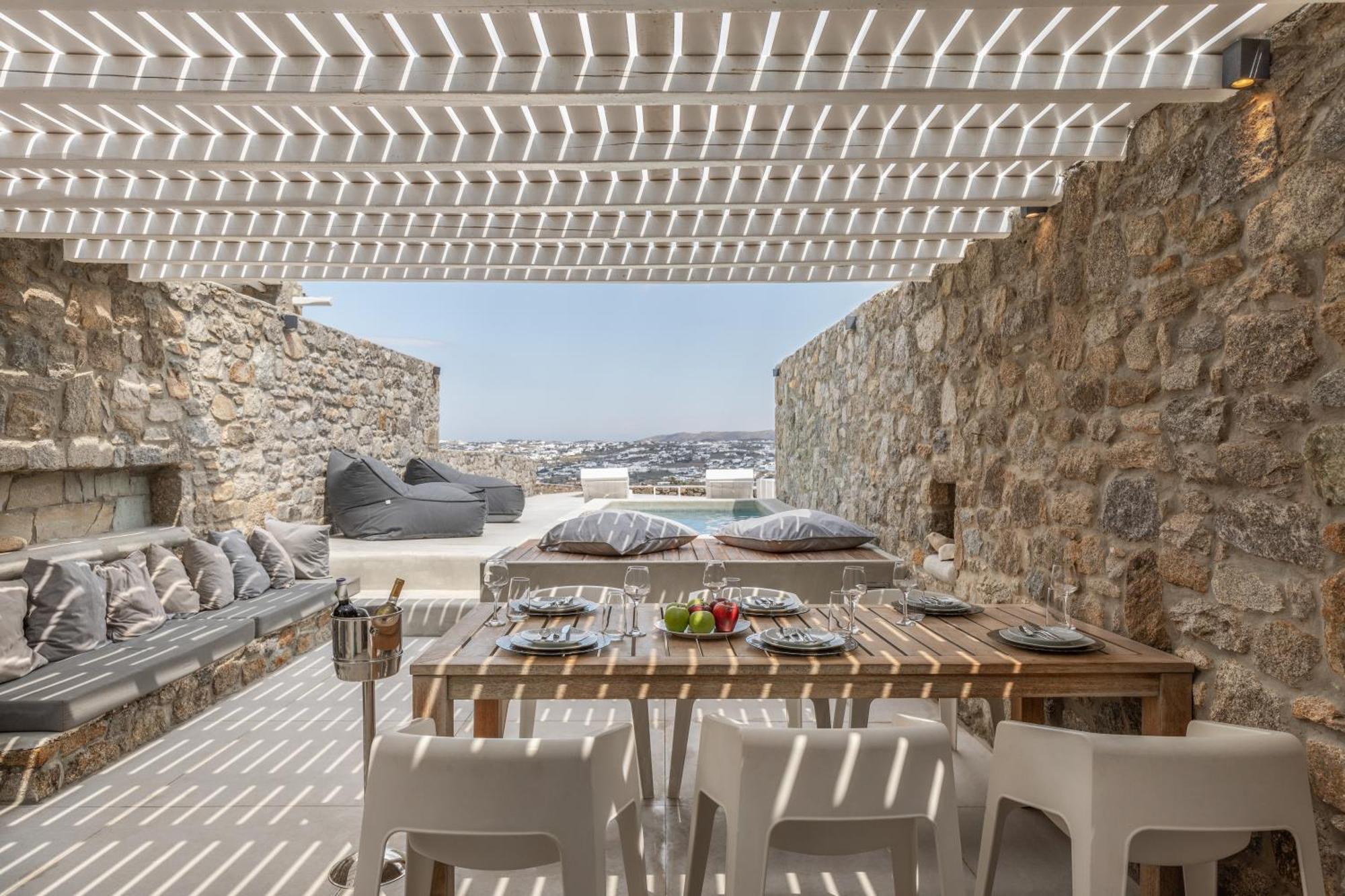 Mykonos Actor's Villa. 2 Bdrs, Private Mini-pool Villa