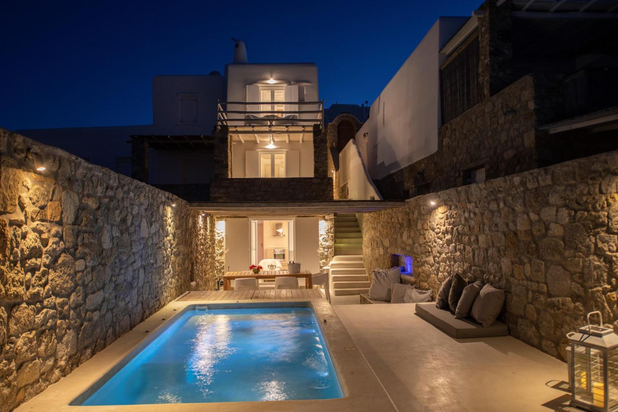 Villa Mykonos Actor's Villa. 2 Bdrs, Private Mini-pool *