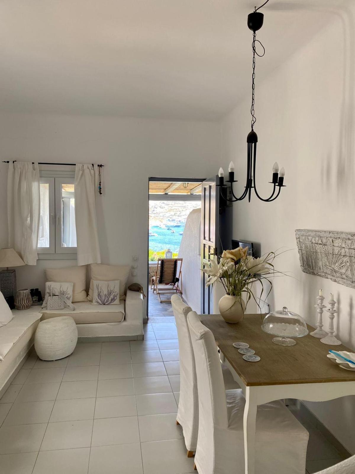 Beautiful House With Stunning Views In Costa Ilios