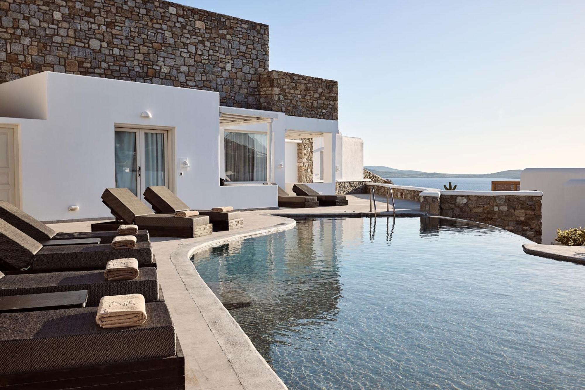 Amazon Mykonos & Hotel