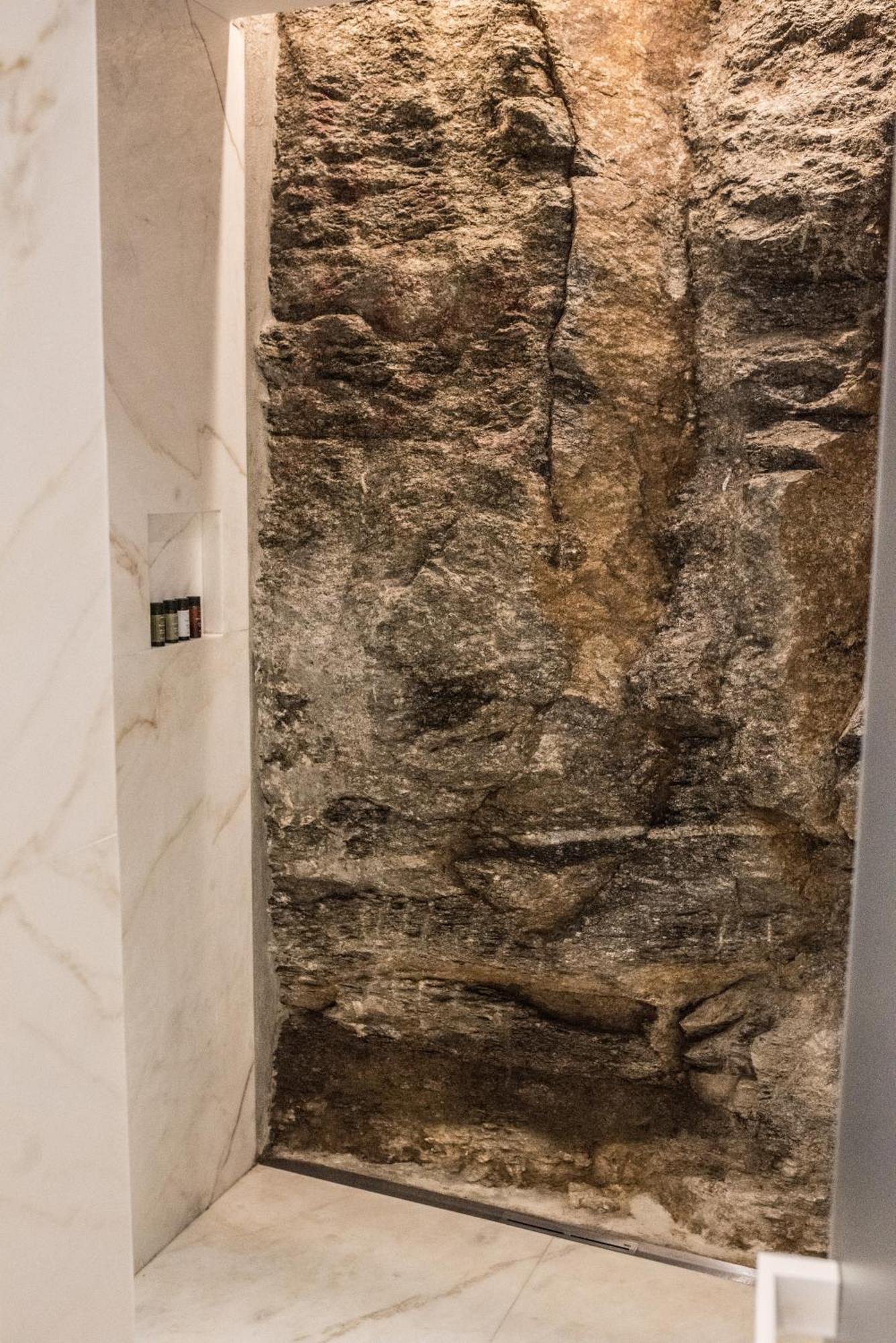 νumi Boutique Hotel *