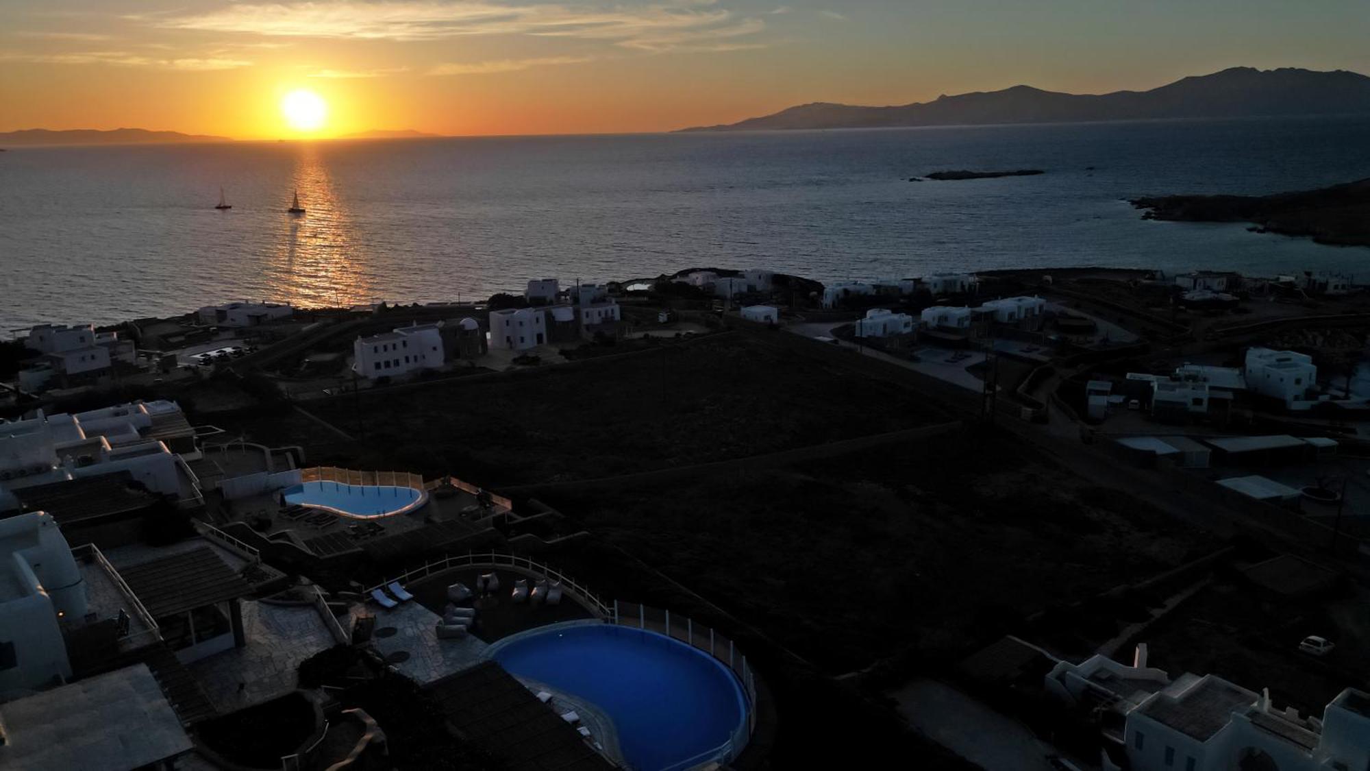 Patron 1 & 2 Pool Sunset Villas- Seven Bedrooms & Five Bedrooms Mykonos Town