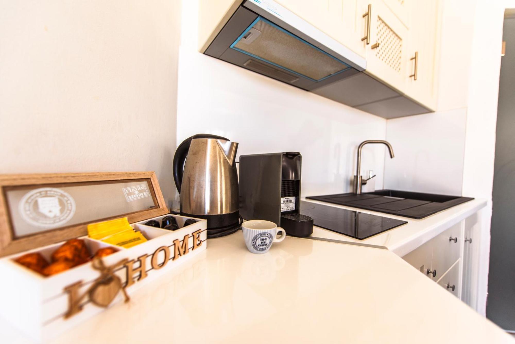 Apartment Fresh Renovated Maisonette Close To The *