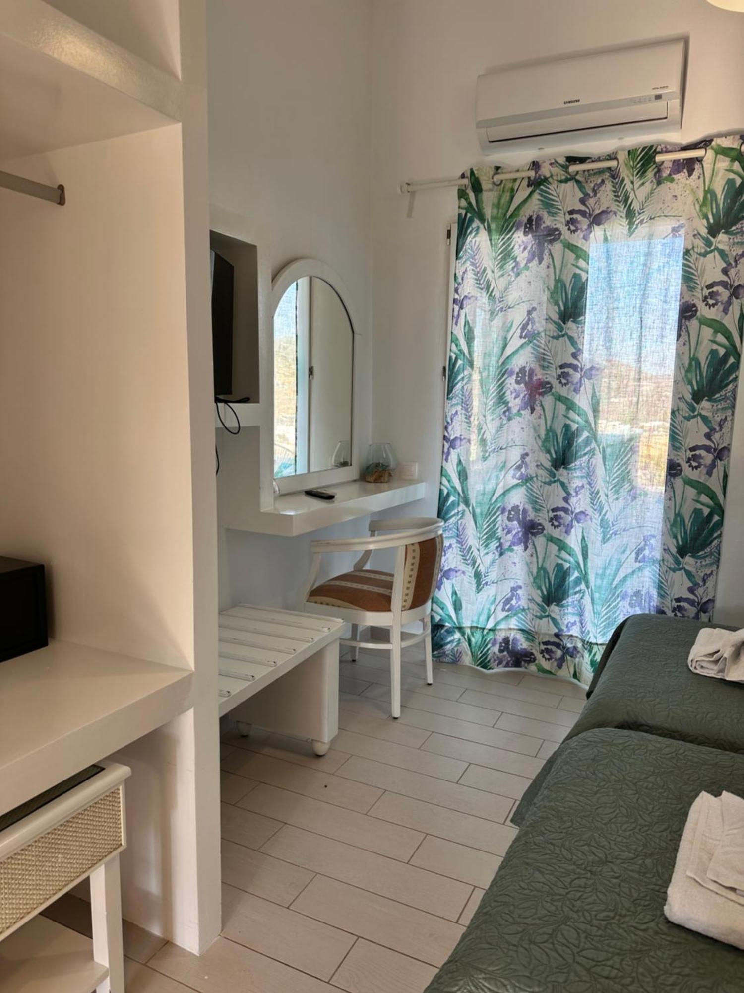 Ene's Mykonos *