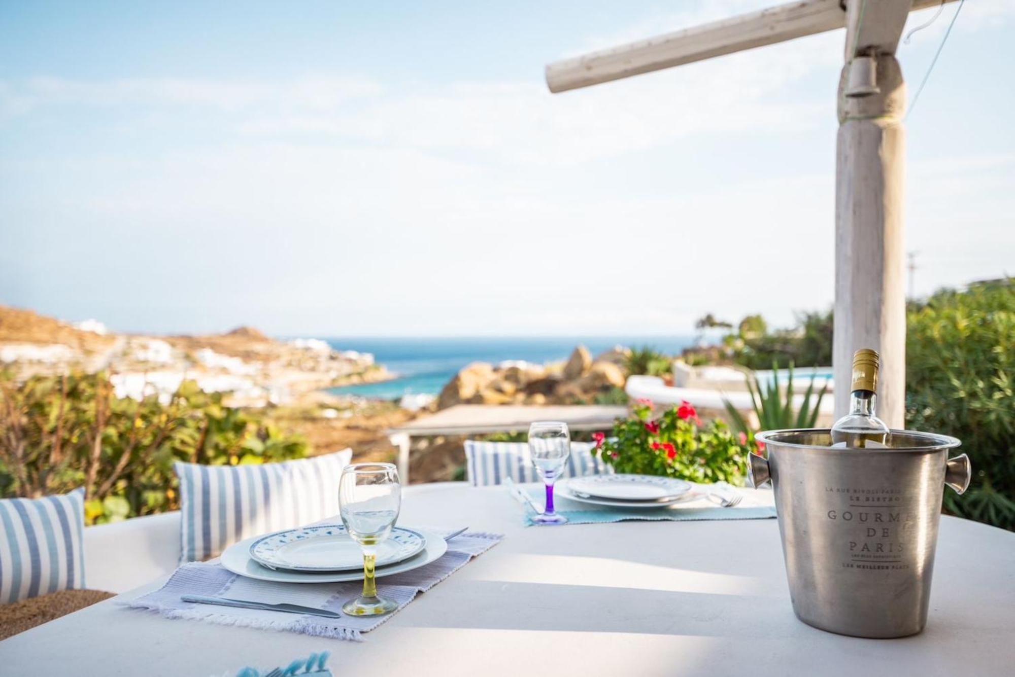 Luxury Platis Gialos: Poolside Retreat Paradise Beach (Mykonos)