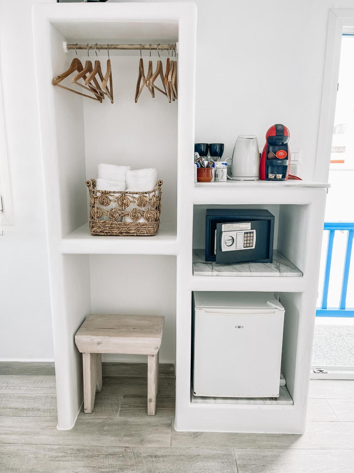 Eleanna's 2* Mykonos Town