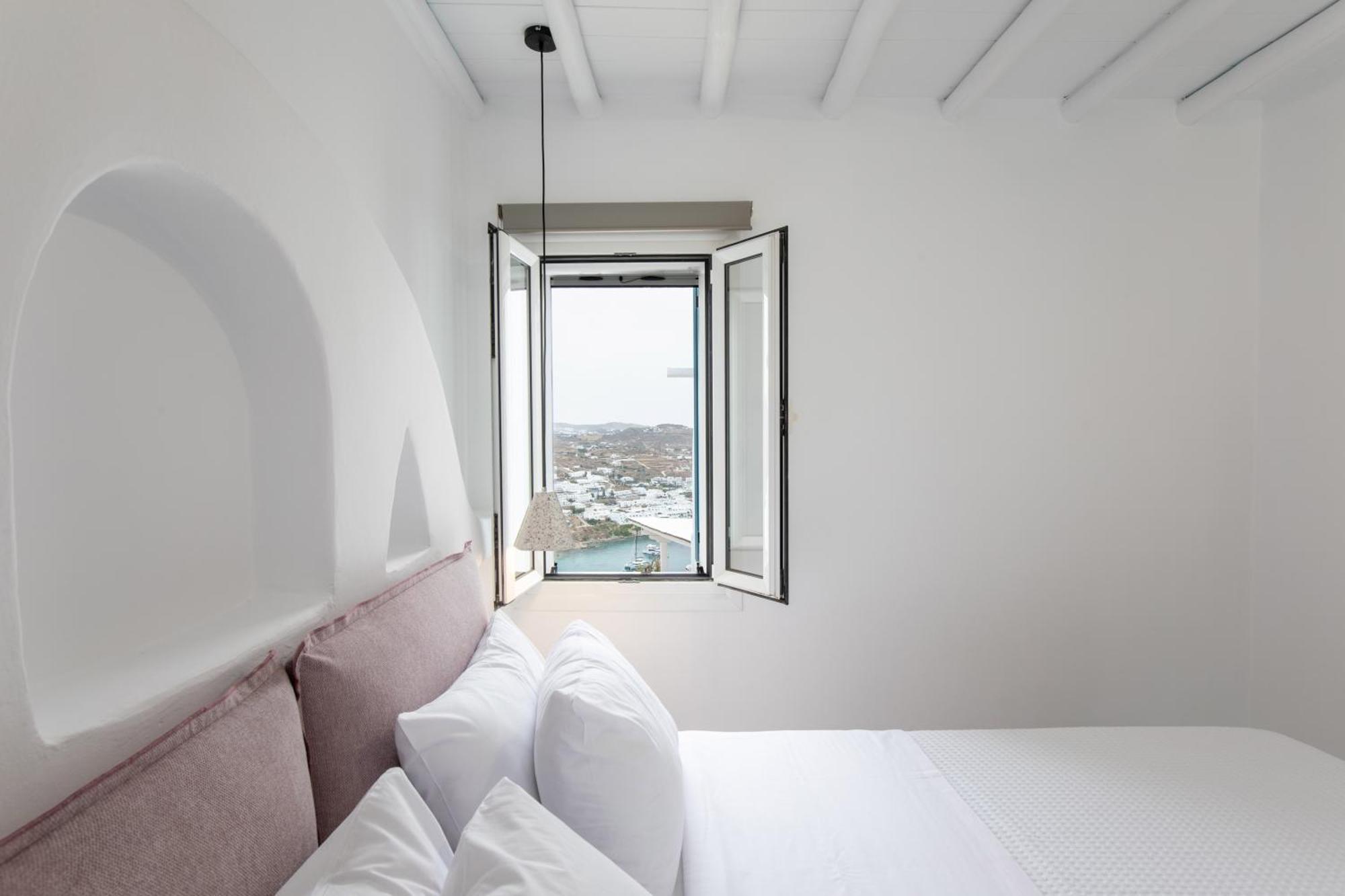 Sunrise Psarou Villa