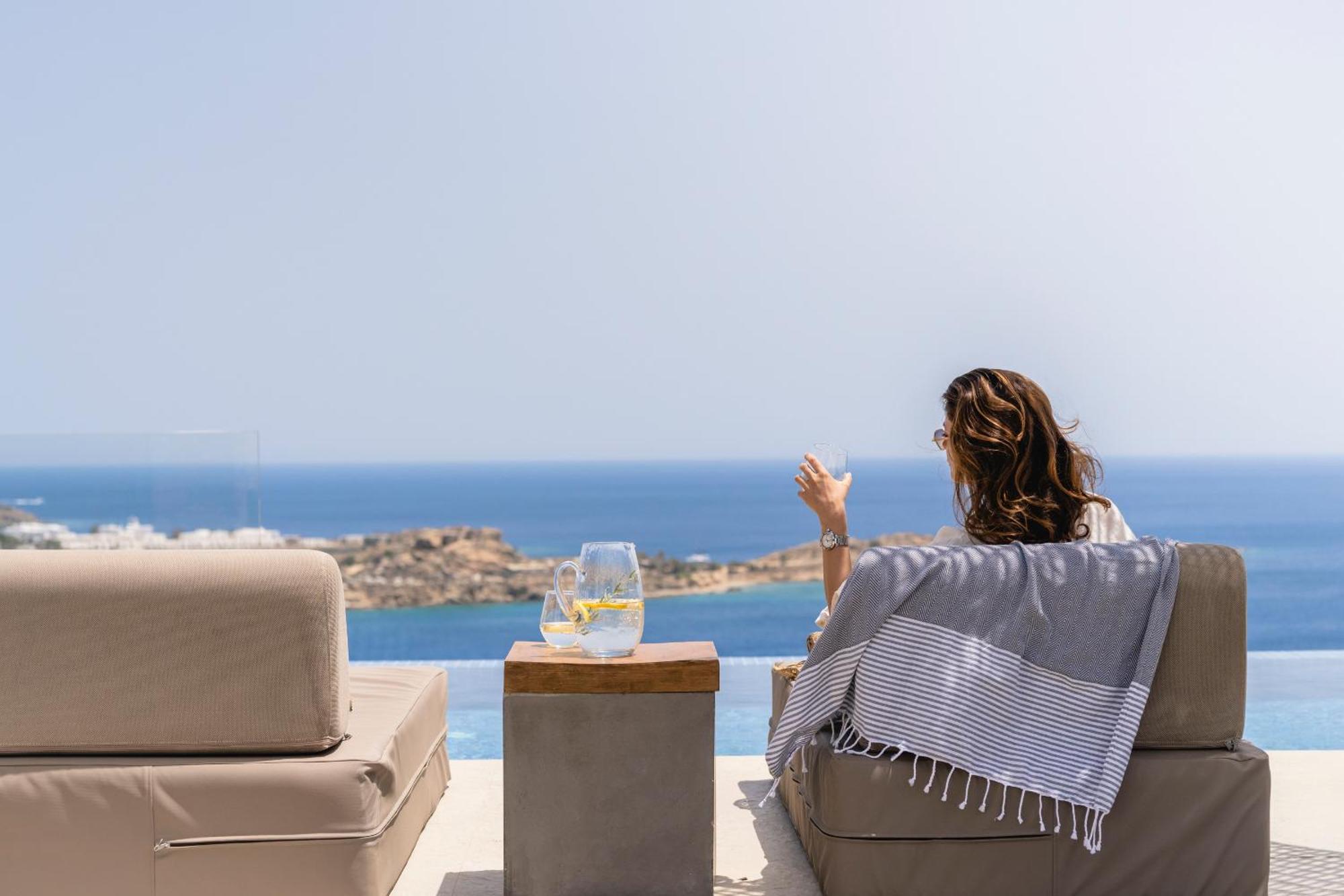 Villa Paoli - Private Pool, Sea View & Jacuzzi