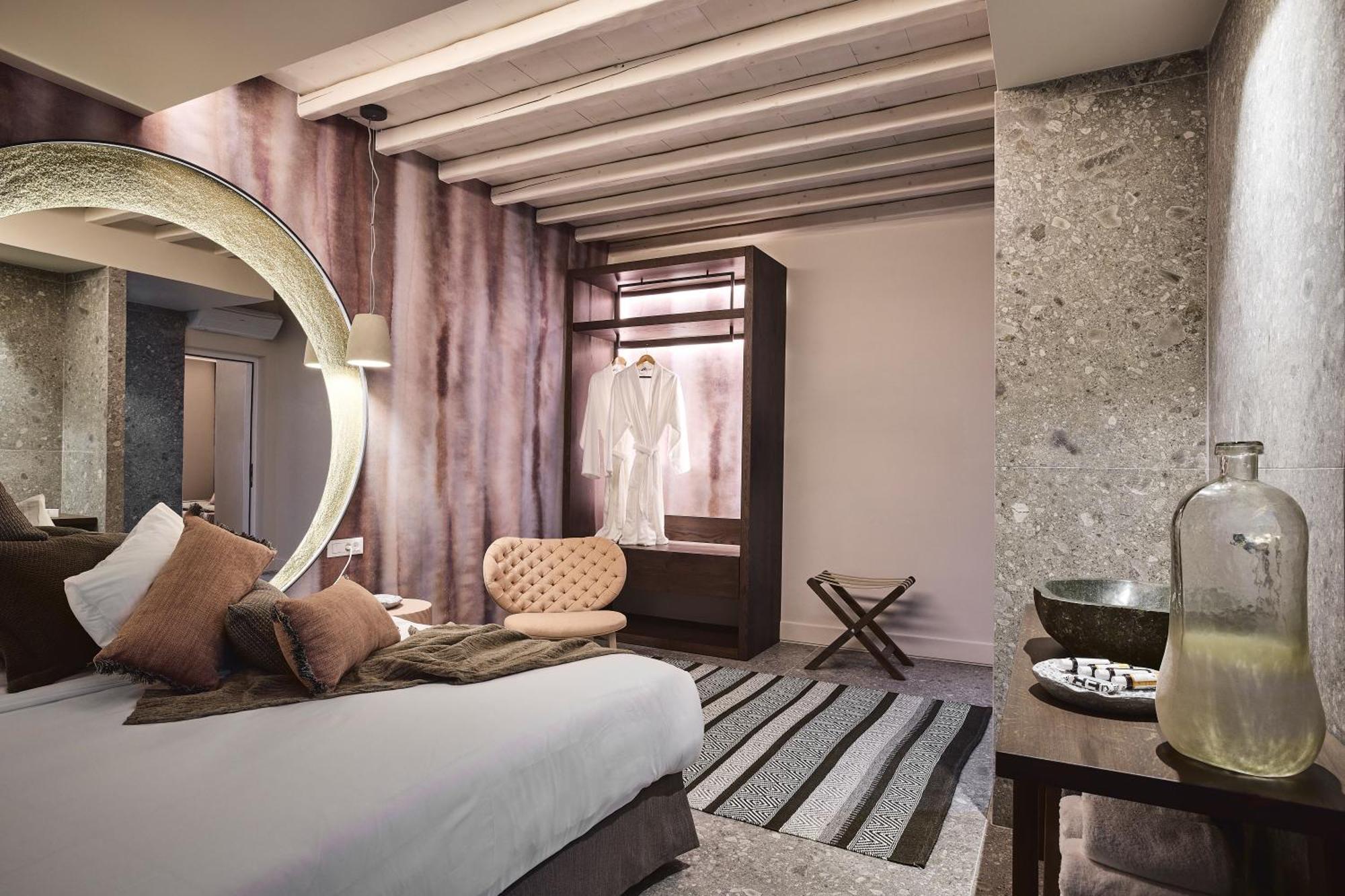 Amazon Mykonos & 5*