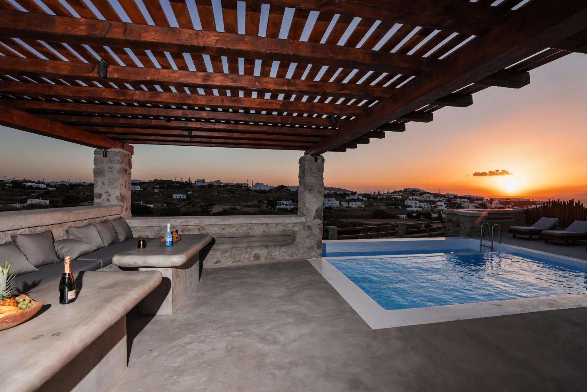 Sunset Views - George Iv, With Private Pool Close To Town