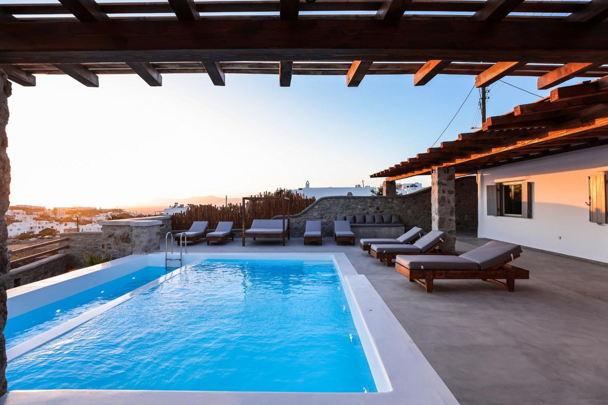 Sunset Views - George Iv, With Private Pool Close To Town Villa