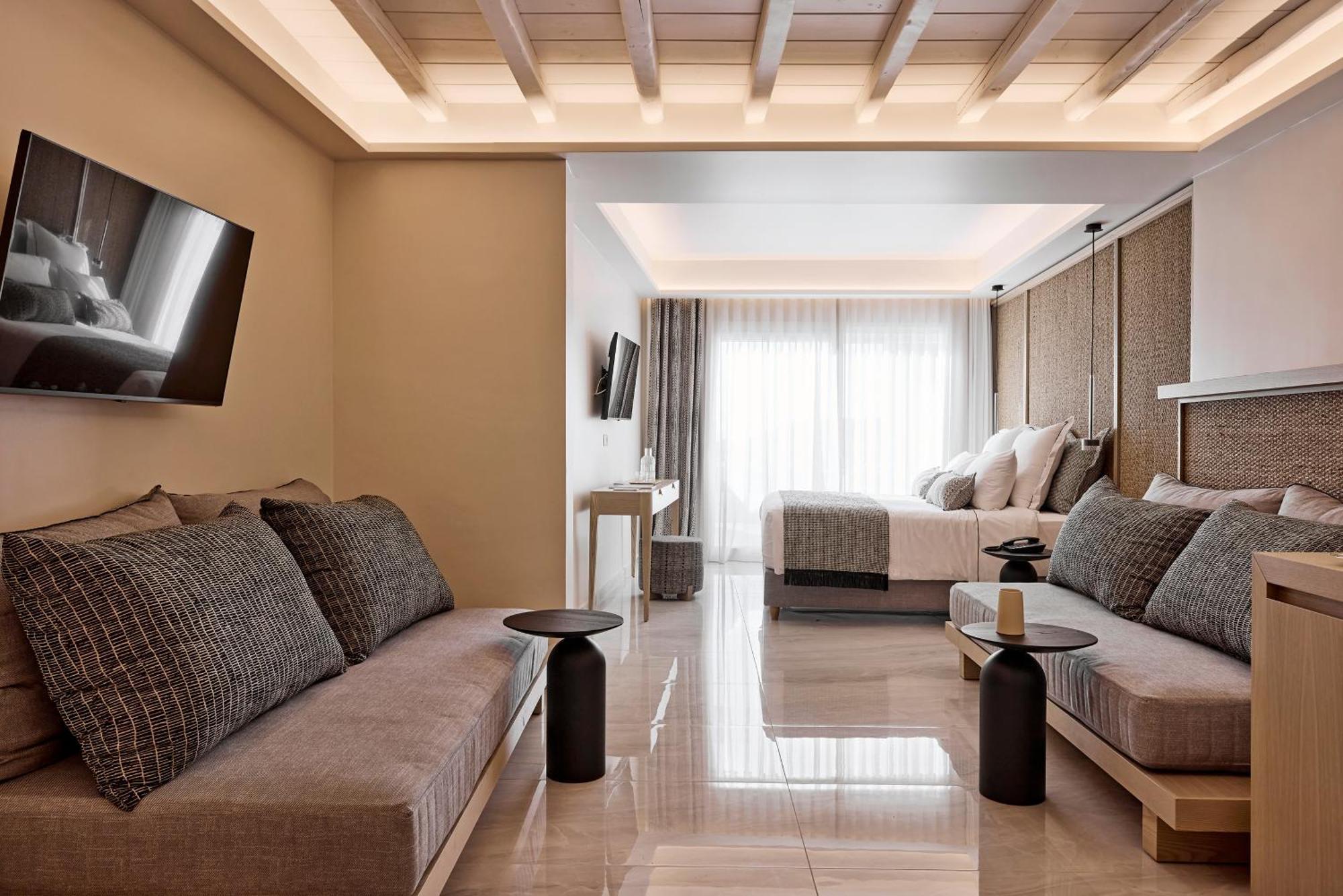 Amazon Mykonos & 5* Agios Ioannis Diakoftis
