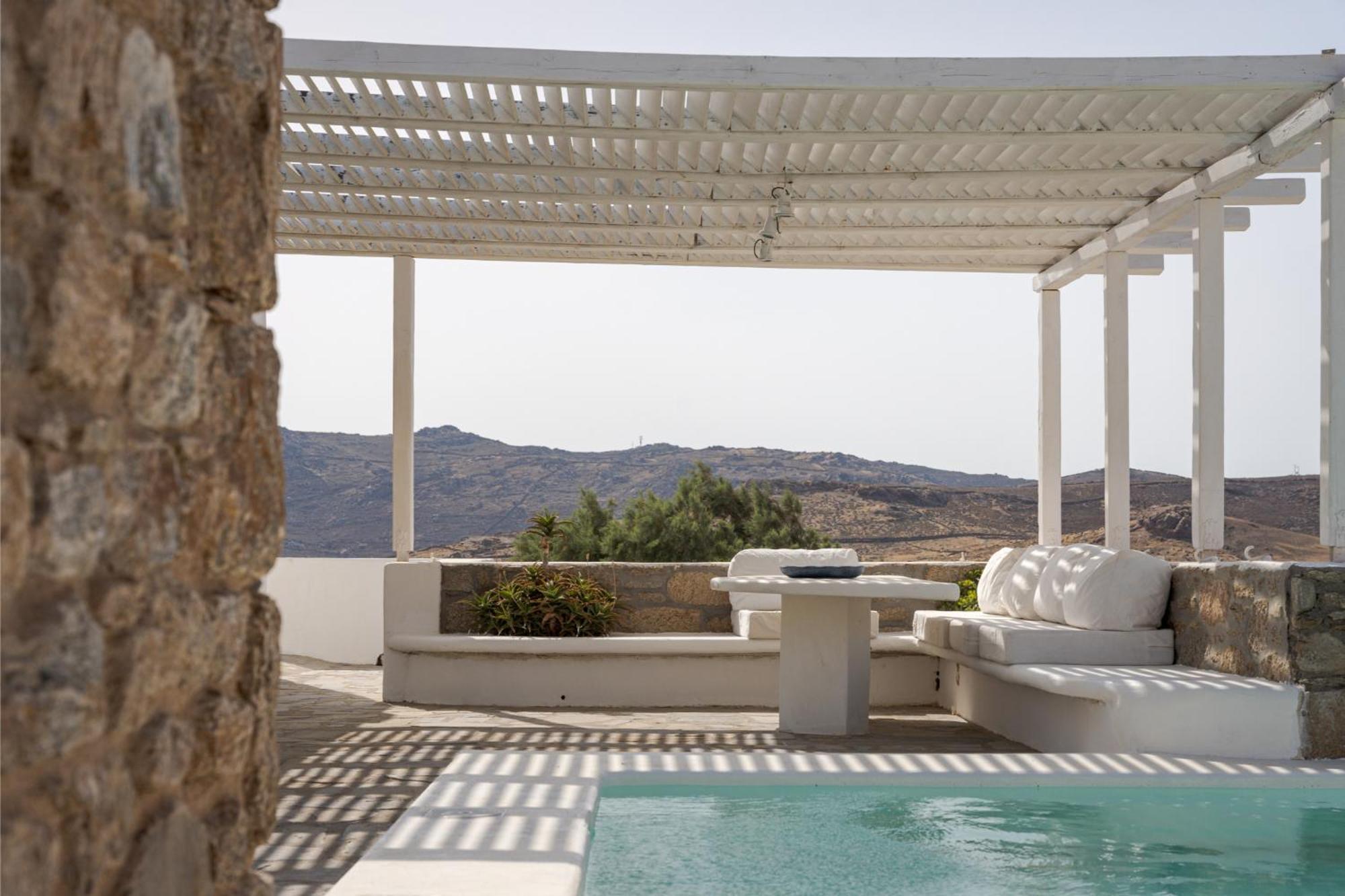 Lea Mykonos * Merchia Beach