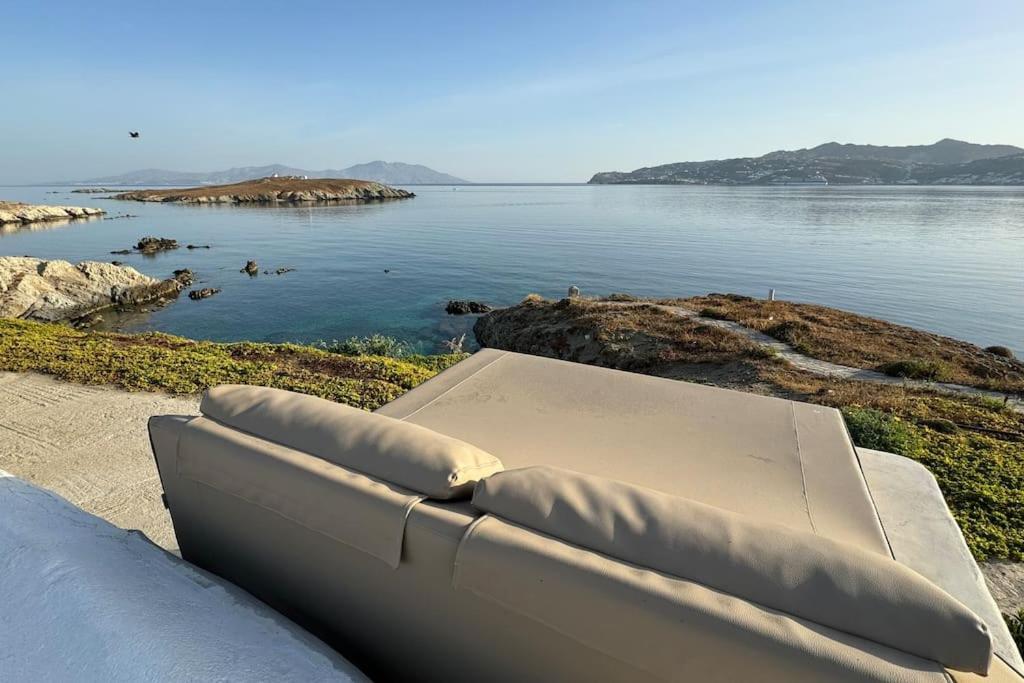 Waterfront - Stunning 5-bedroom Annita With Incredible Views *