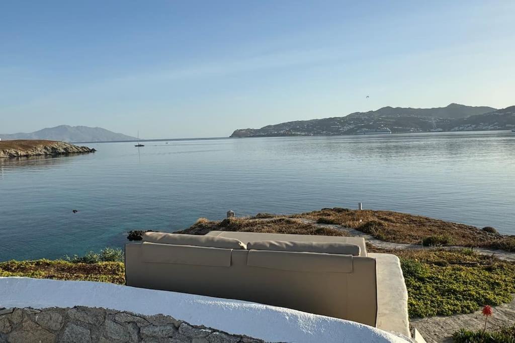 Waterfront - Stunning 5-bedroom Annita With Incredible Views *