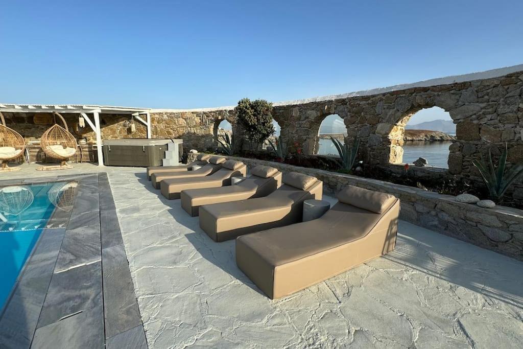 Villa Waterfront - Stunning 5-bedroom Annita With Incredible Views