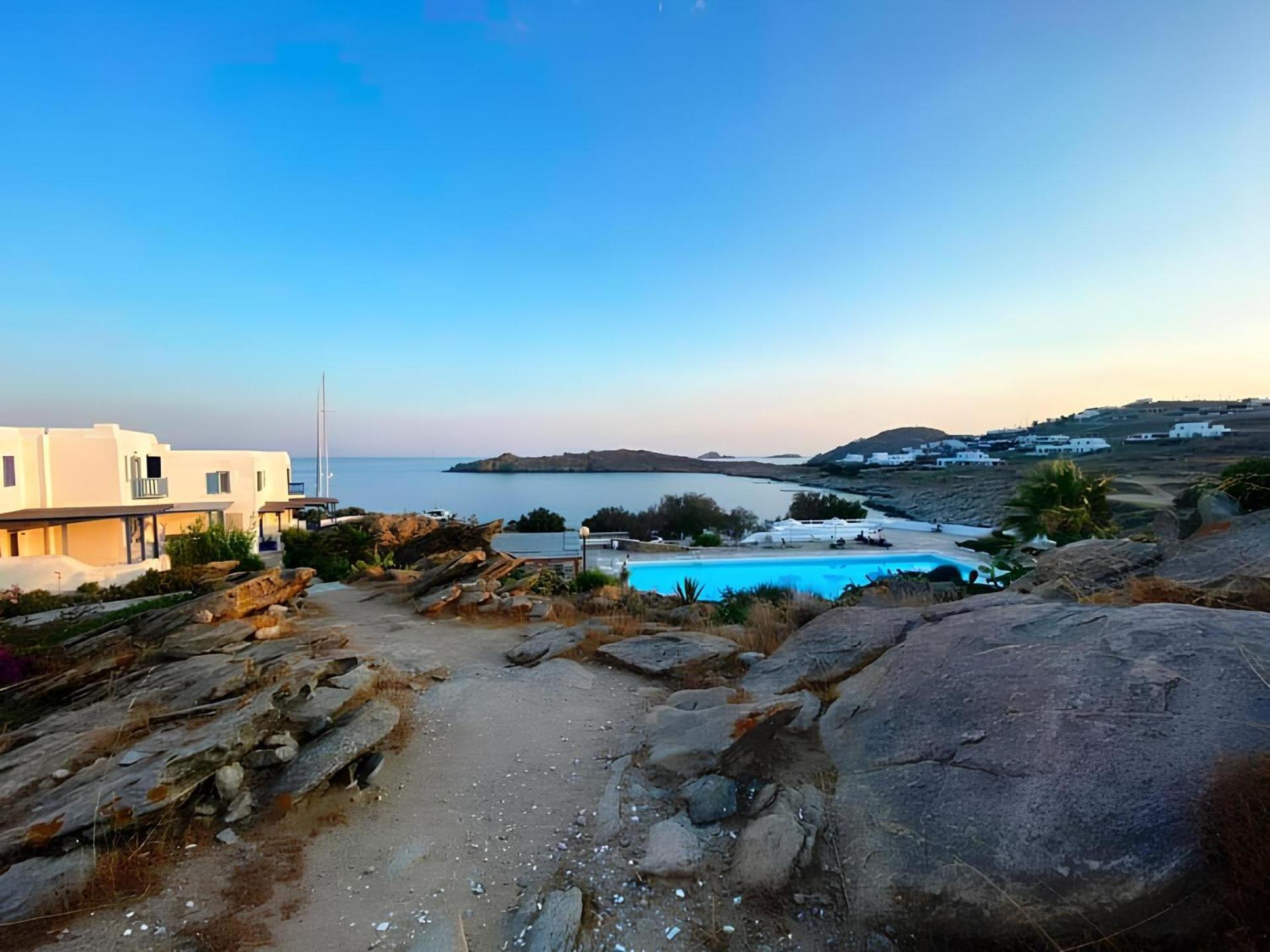 Blue Pearl Maisonette
