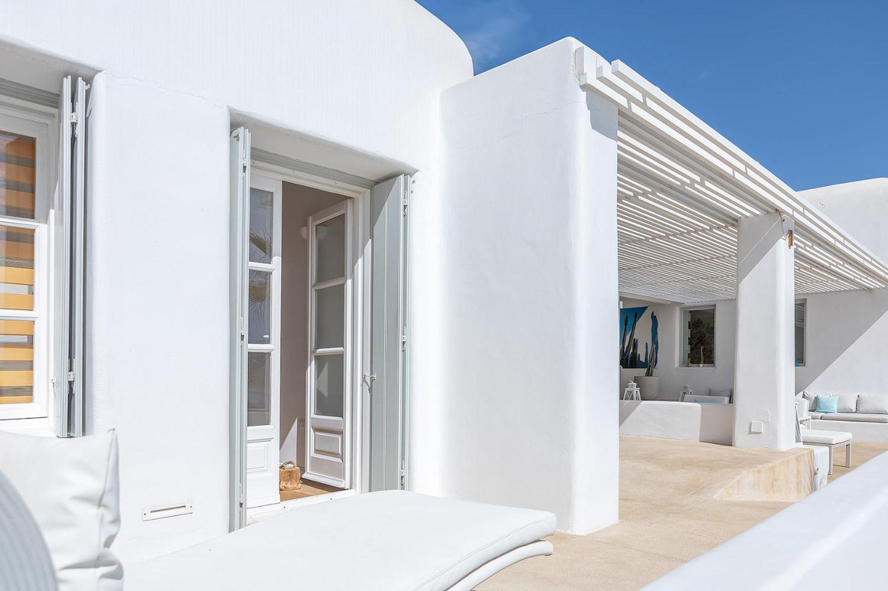 White Mykonos Villa