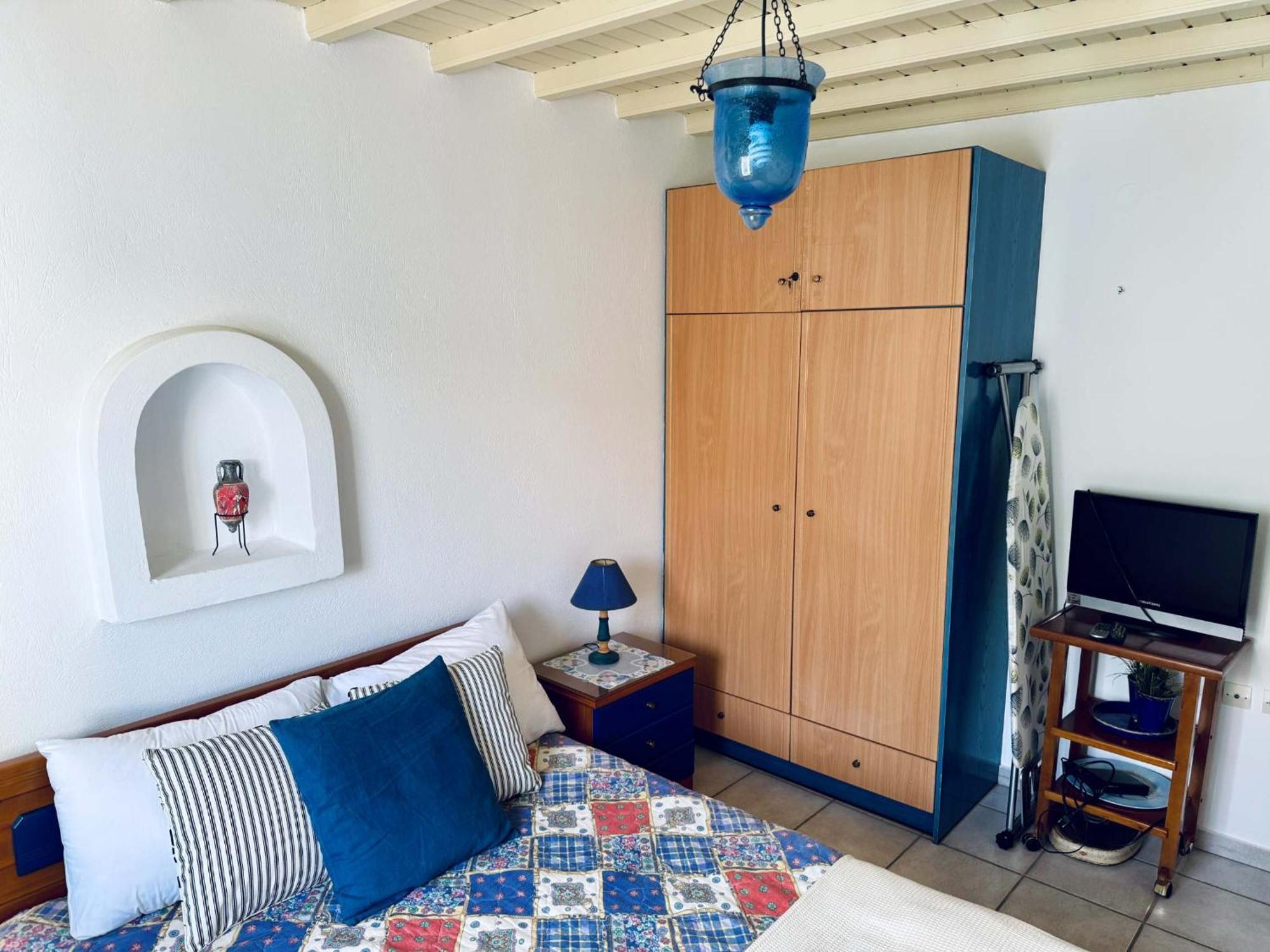 Stylish 2 Bd Escape With Patio At