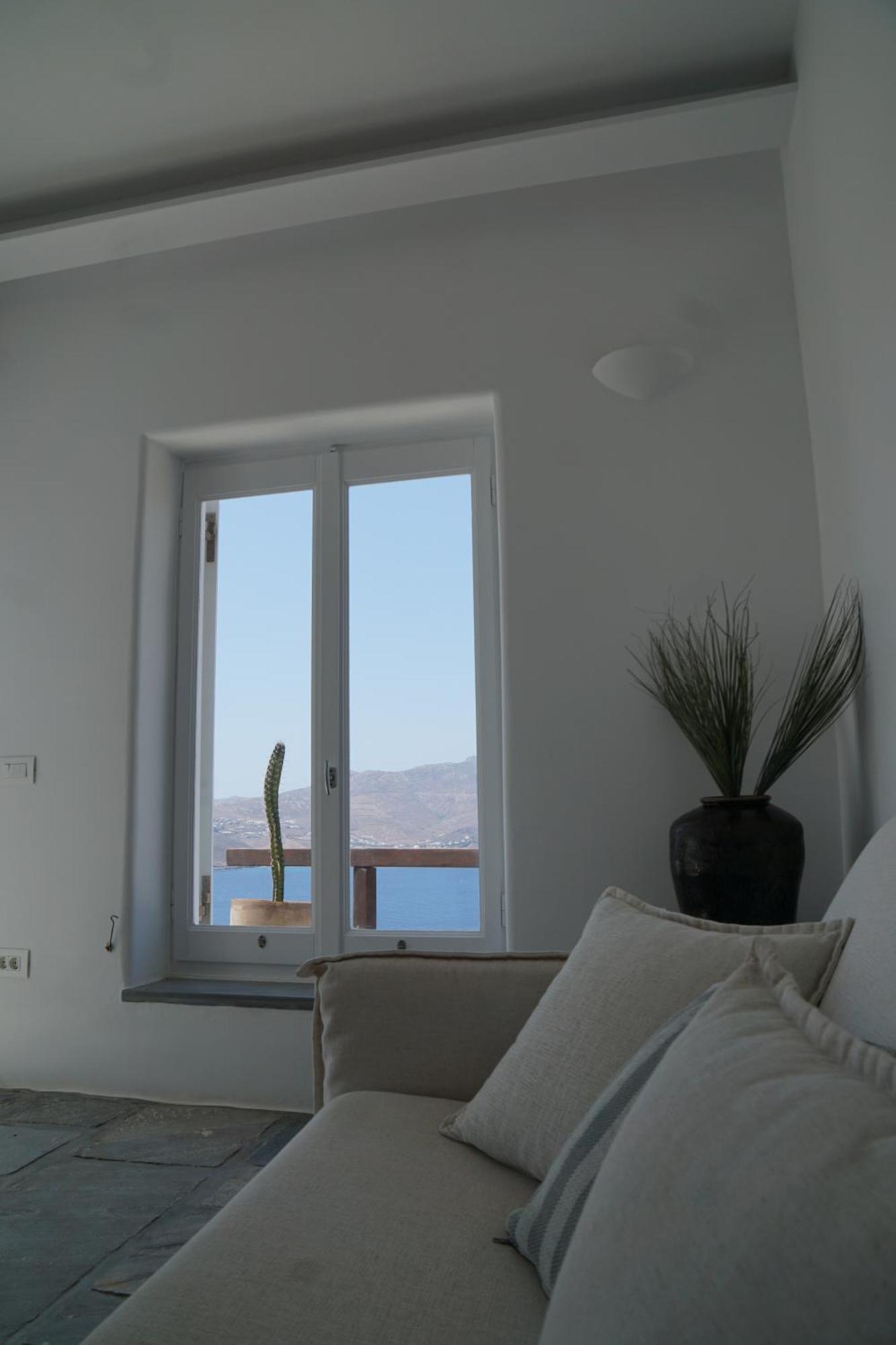 Joy Mykonos Boutique Hotel *