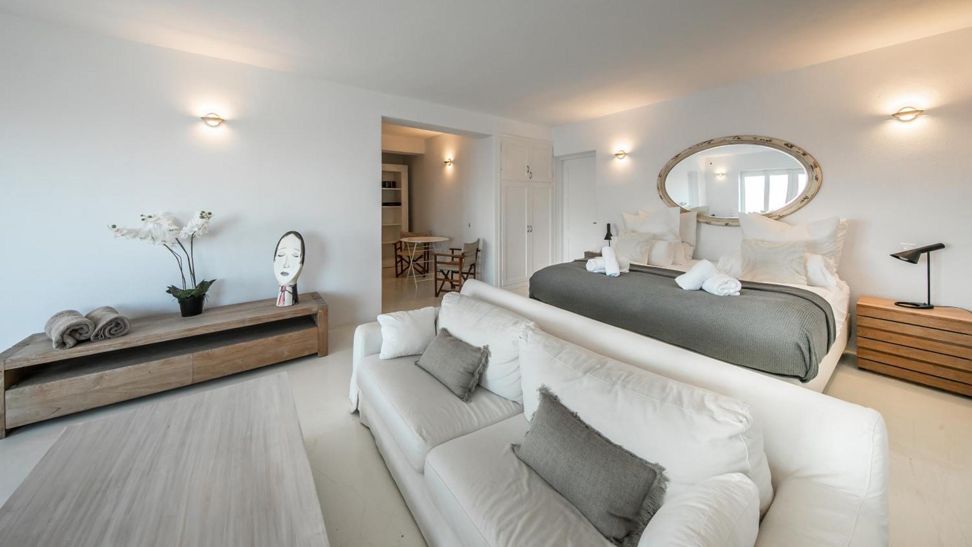 Joy Mykonos Boutique Hotel *