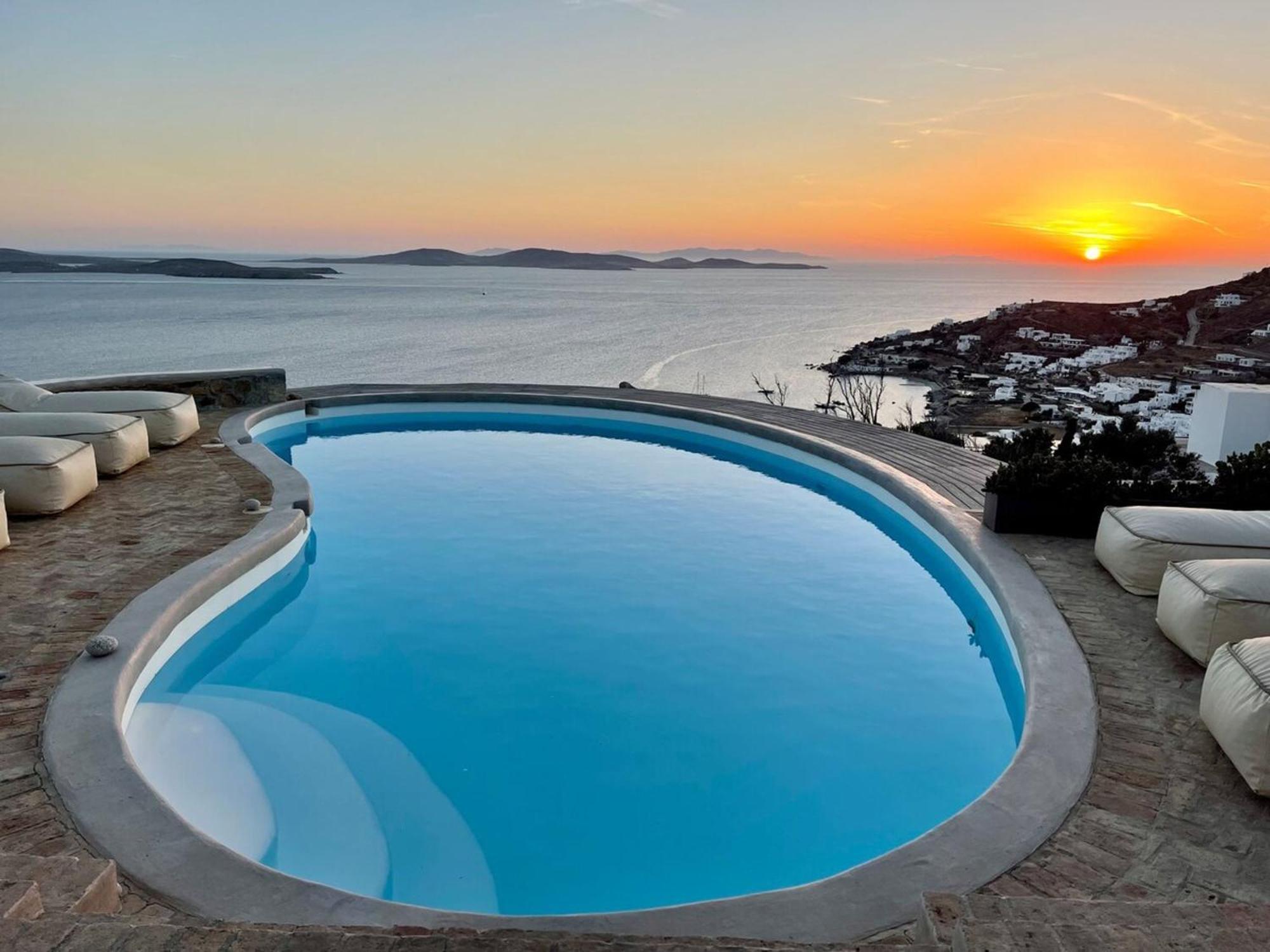 Tavani Agios Ioannis Mykonos *