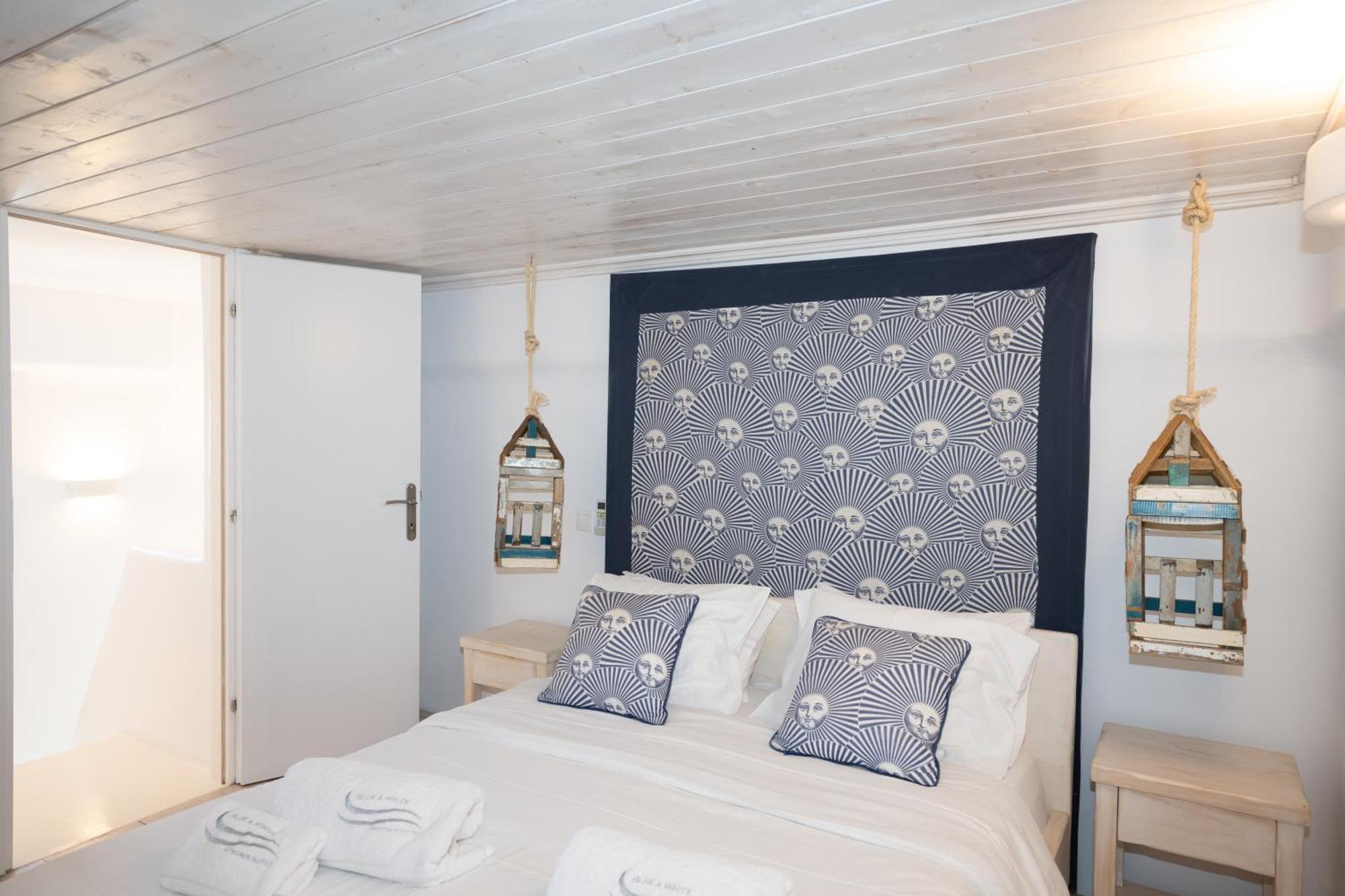 Bed & Breakfast Blue, White And Grey 2*