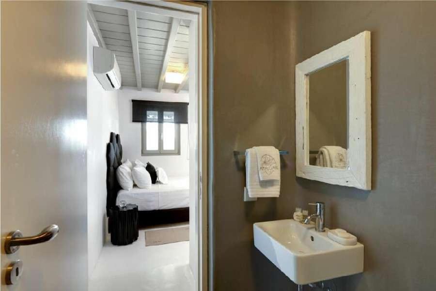 Stunning 4bed With Pool In Kalafatis Spilia Villa