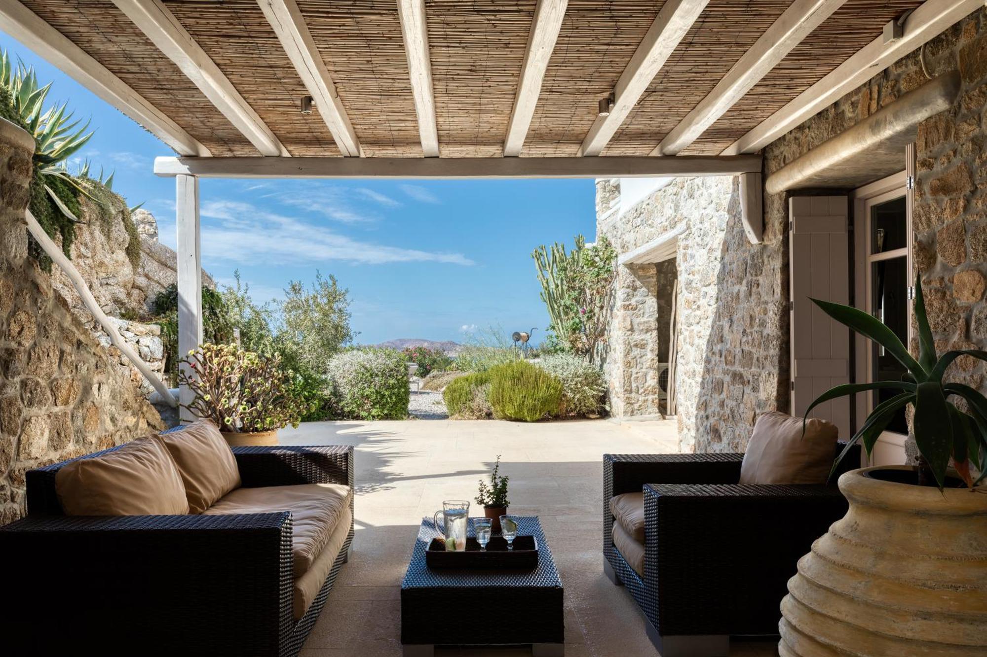Alia Mykonos *