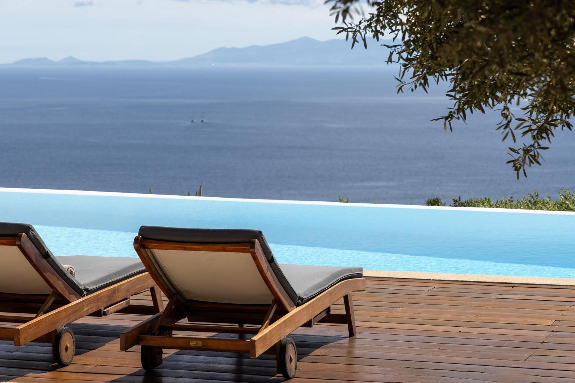 Alia Mykonos *