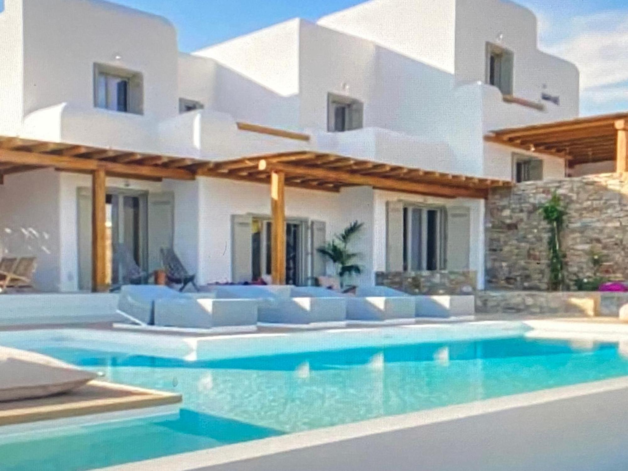 Janet * Mykonos Town