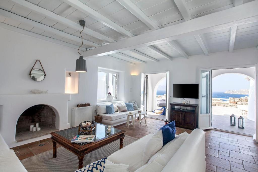 Gin By Mykonos Mood Villa