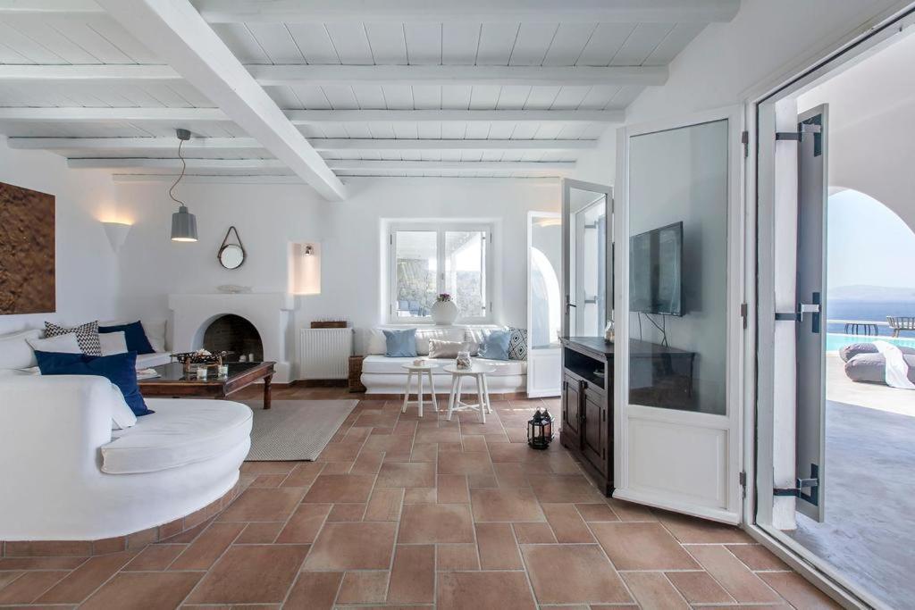 Gin By Mykonos Mood Mykonos Town