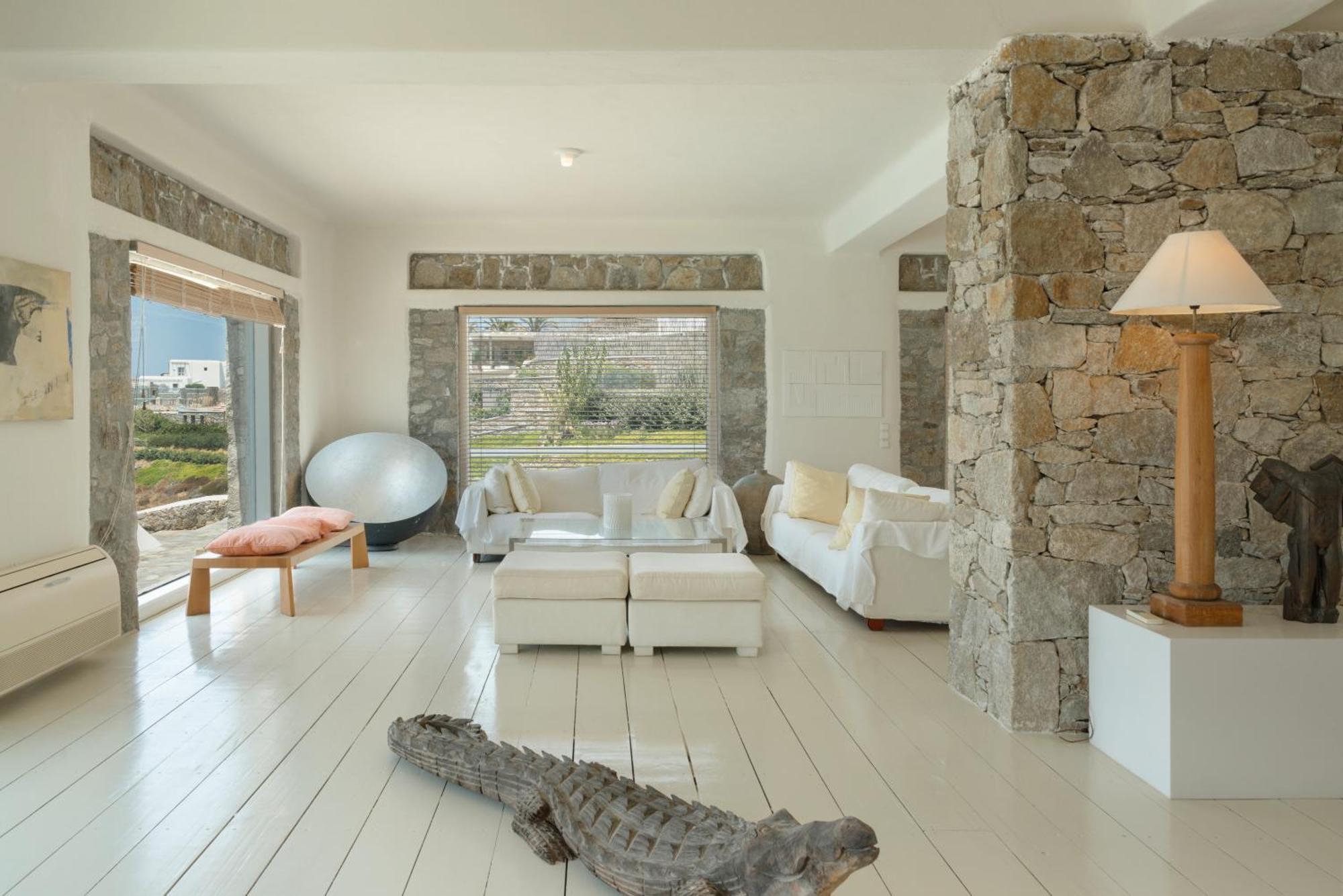 Coventina - Edge Villa Agios Ioannis Diakoftis