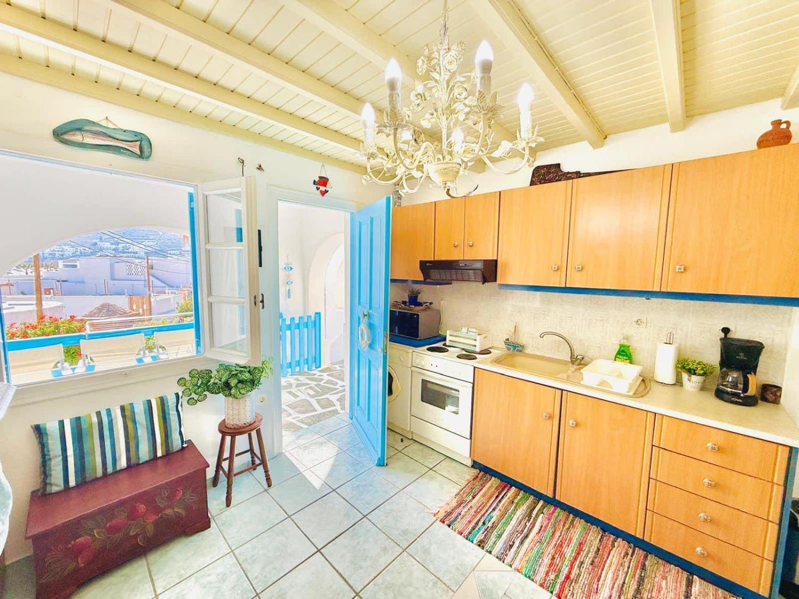 Stylish 2 Bd Escape With Patio At Apartment *