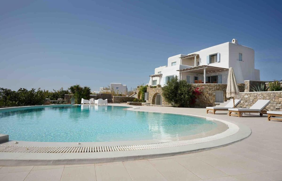 The Mykonian Escape *