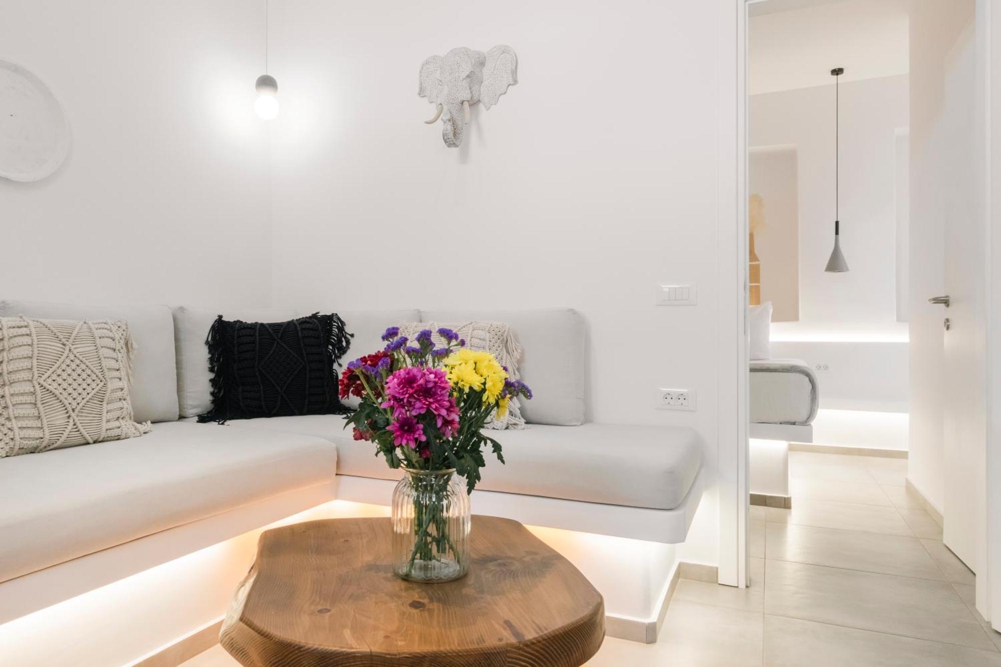 August Mykonos Apartment