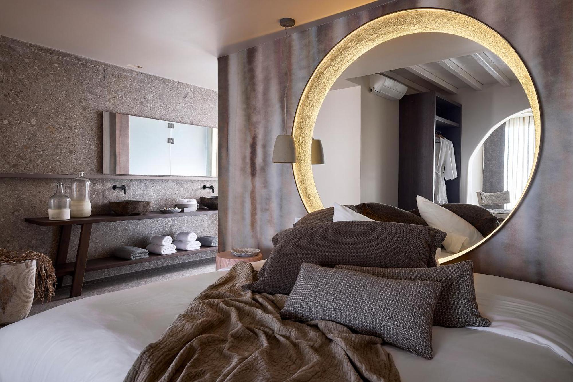 Amazon Mykonos & Hotel