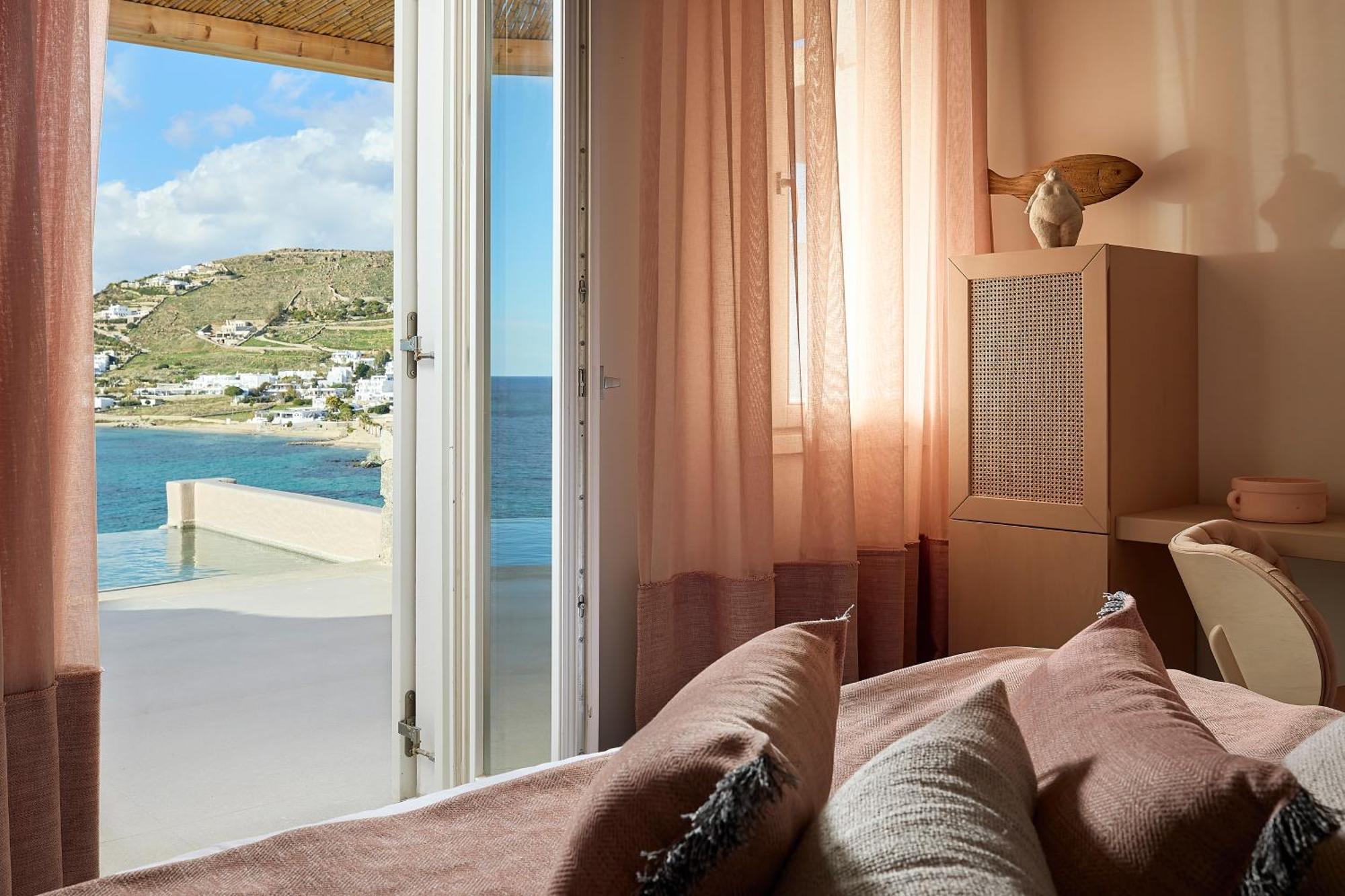 Amazon Mykonos & Agios Ioannis Diakoftis