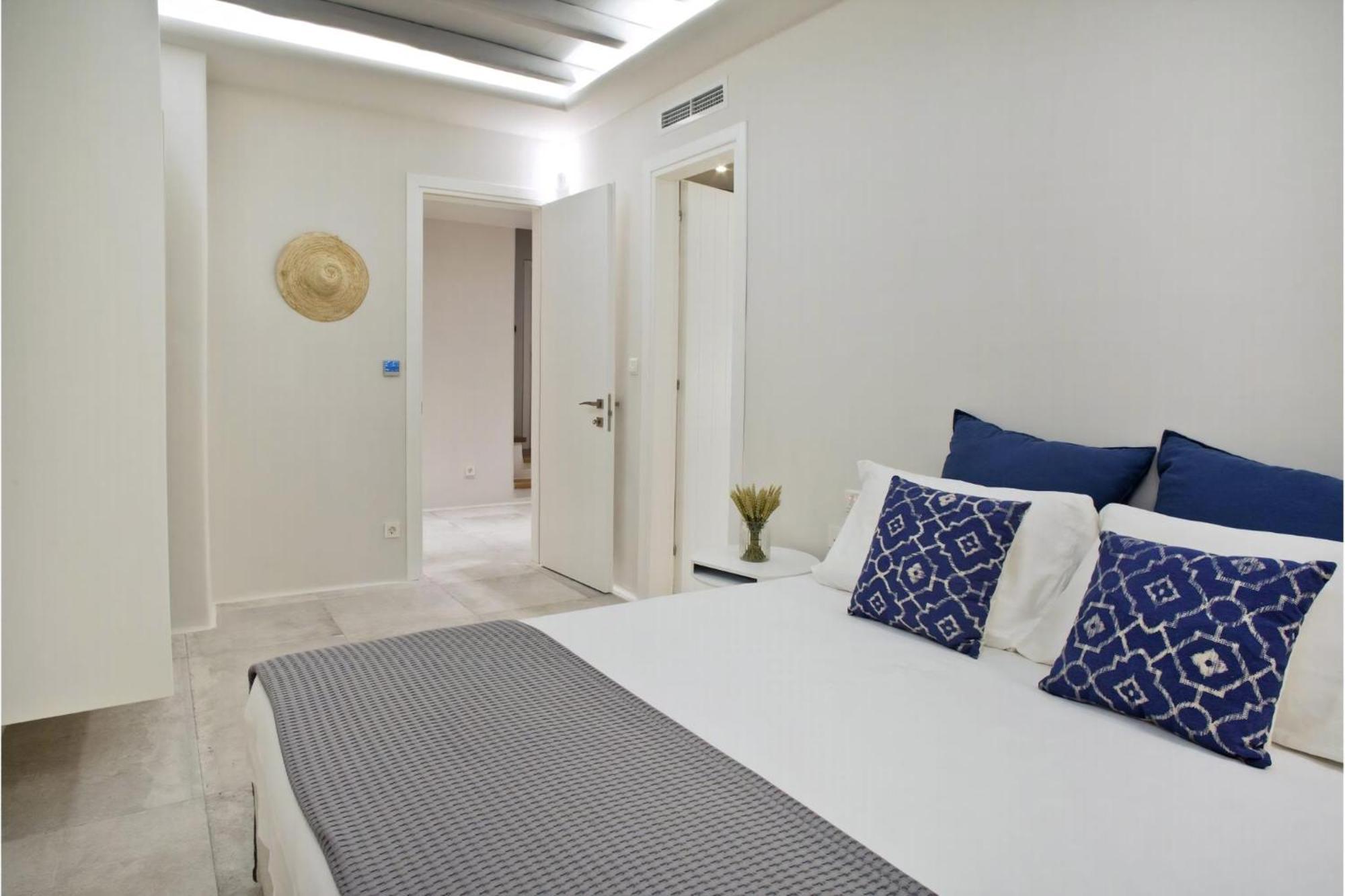 Boutique Mykonos Heated Hot-tub Wonderful Views Heart Agia Sofia Villa