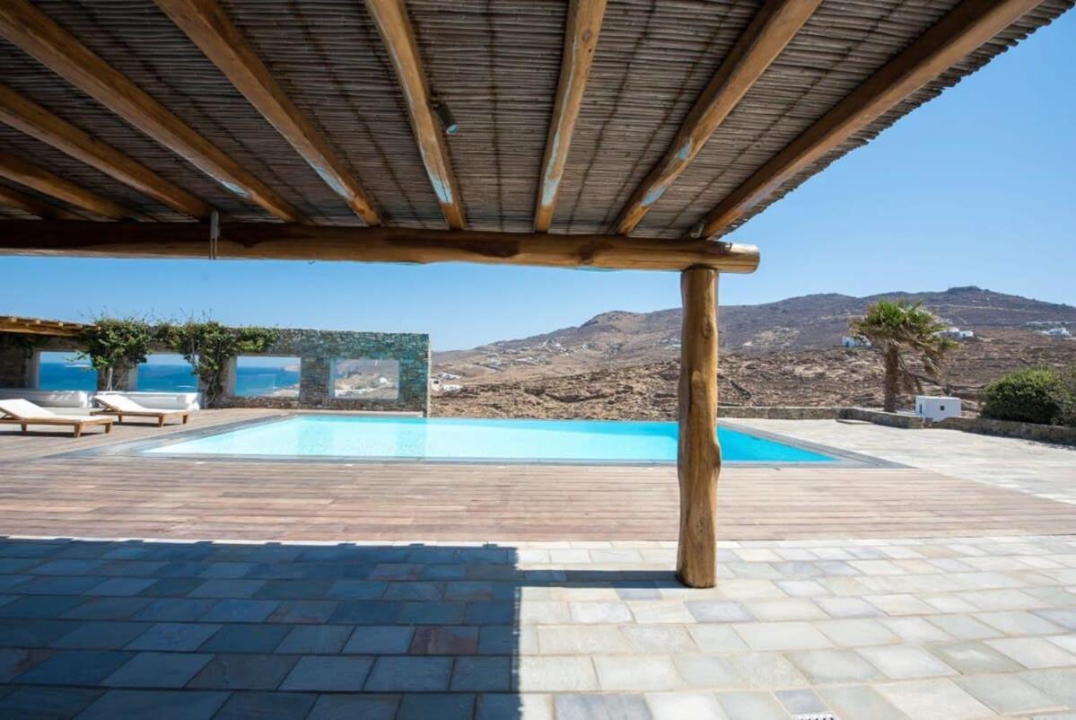 Victoria With Sea View And Two Private Pools