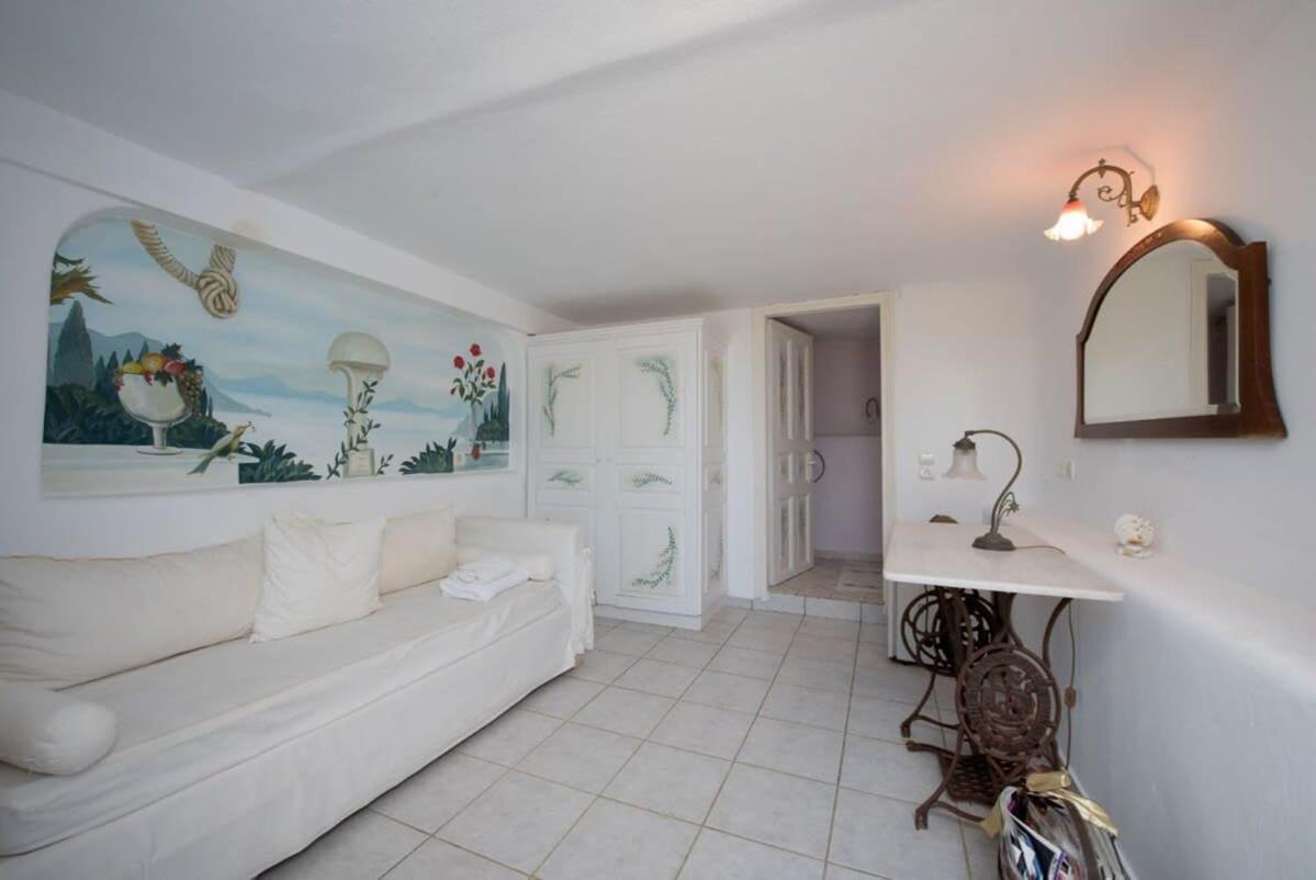 Villa Victoria With Sea View And Two Private Pools