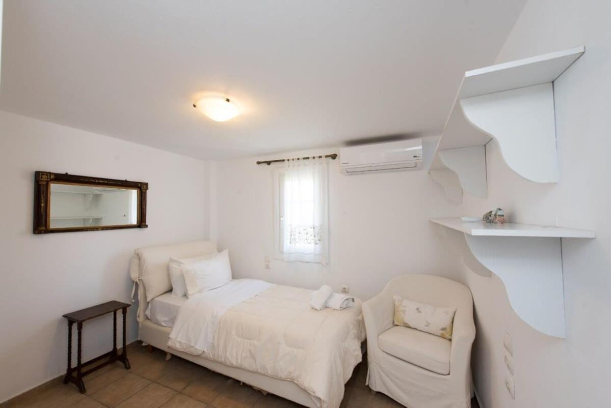 Victoria With Sea View And Two Private Pools Villa *