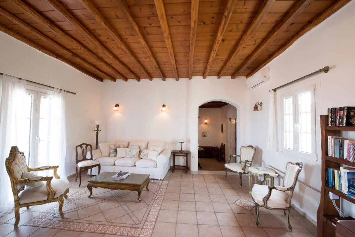 Villa Victoria With Sea View And Two Private Pools