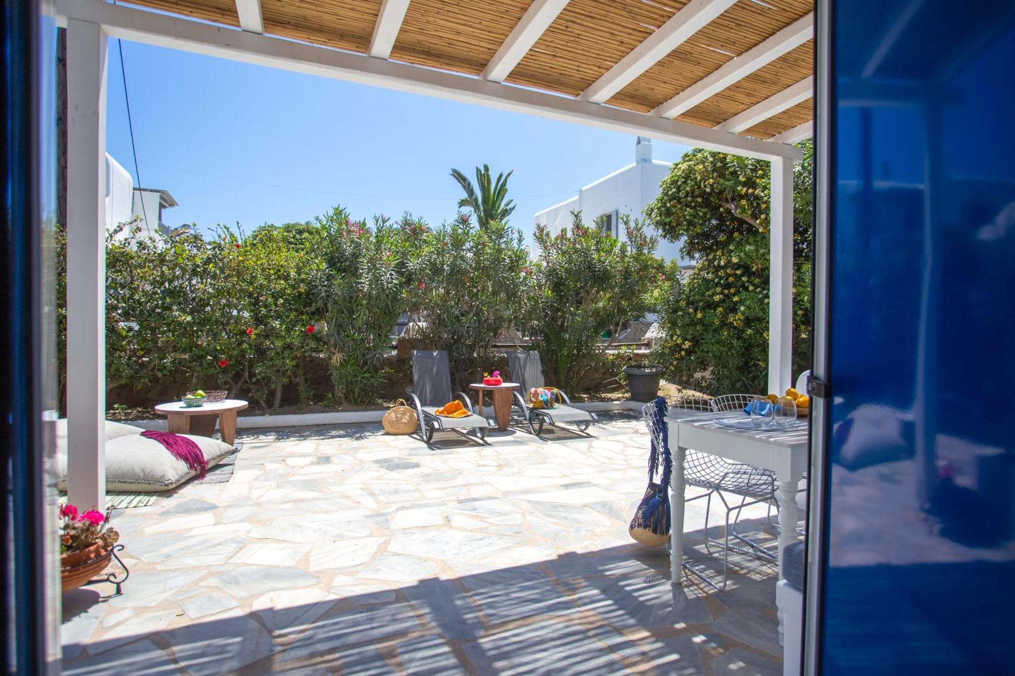Iliana 1 & 2 W Shared Pool, Ornos, Mykonos