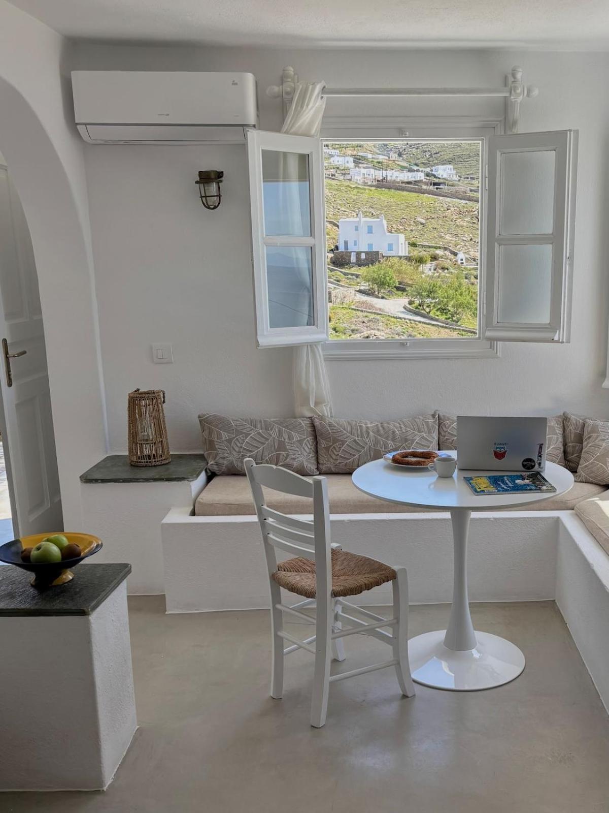 Blue And White Mykonos Apartment