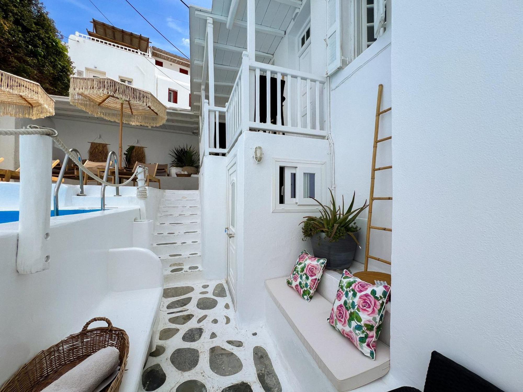 Kamara & * Mykonos Town