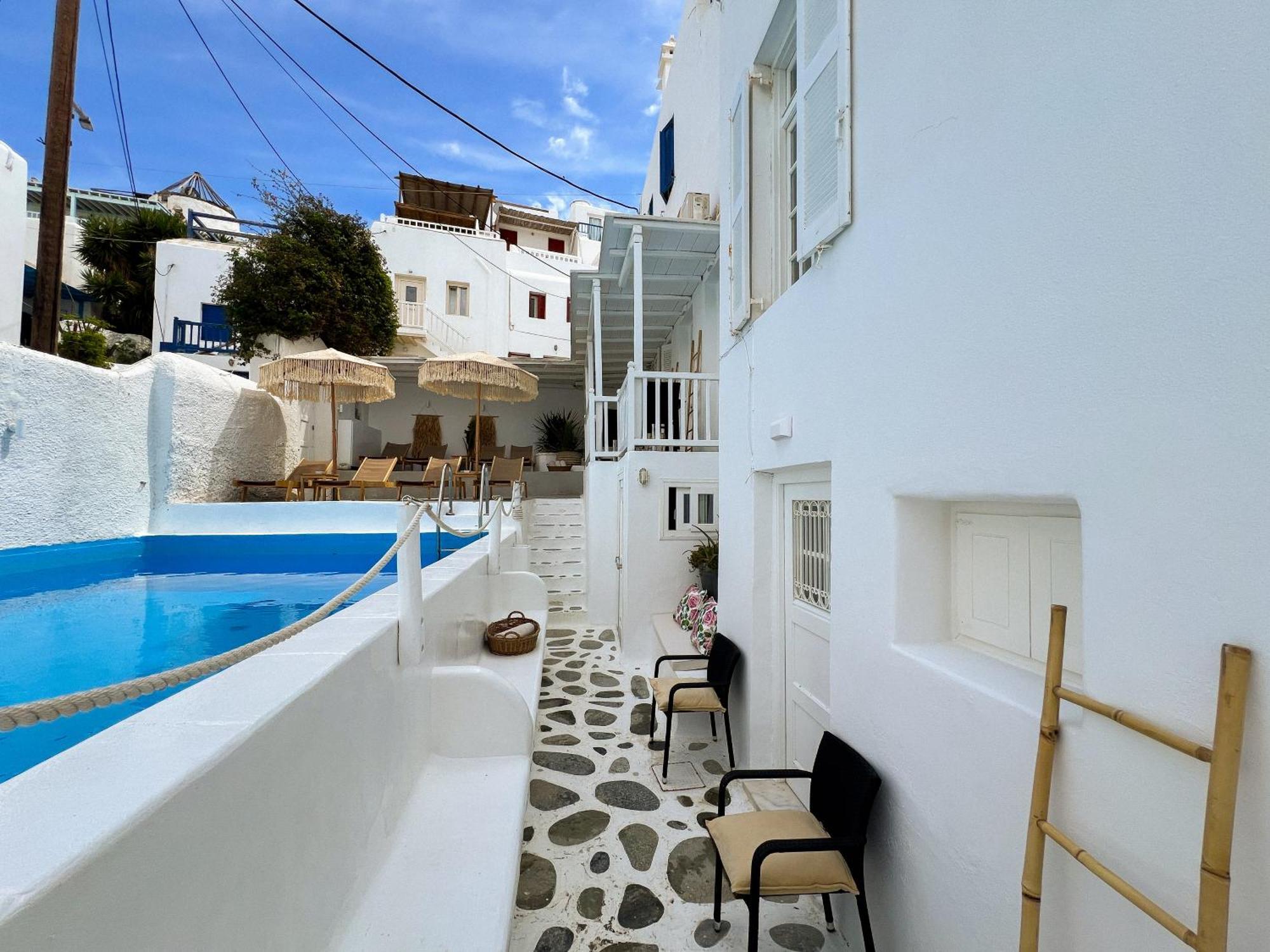 Kamara & Mykonos Town