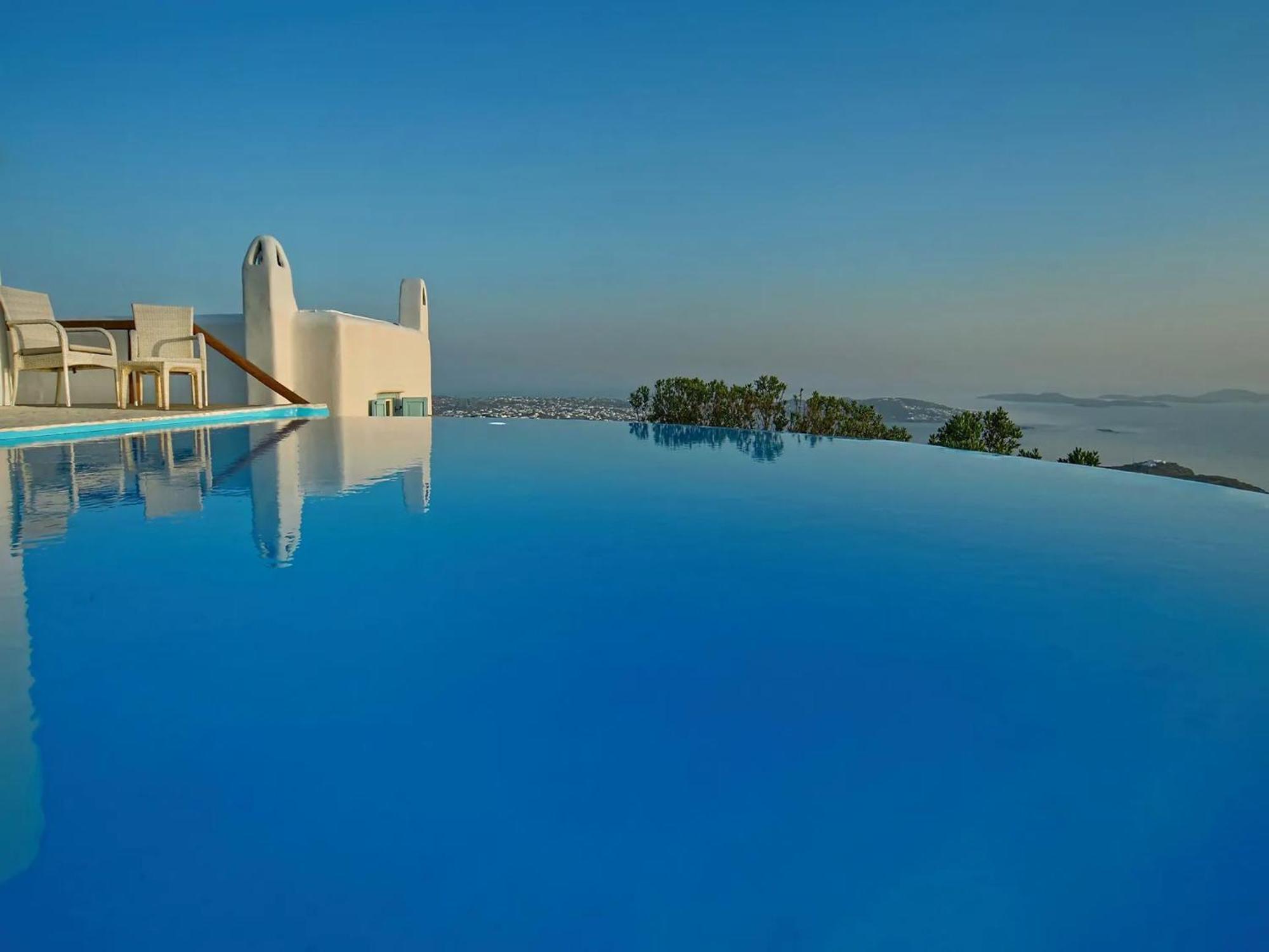 Super Deluxe Mykonos Celestial Vista 11 Bedrooms 2 Private Infinity Pools Helipad Kastro Villa Fanari (Mykonos)